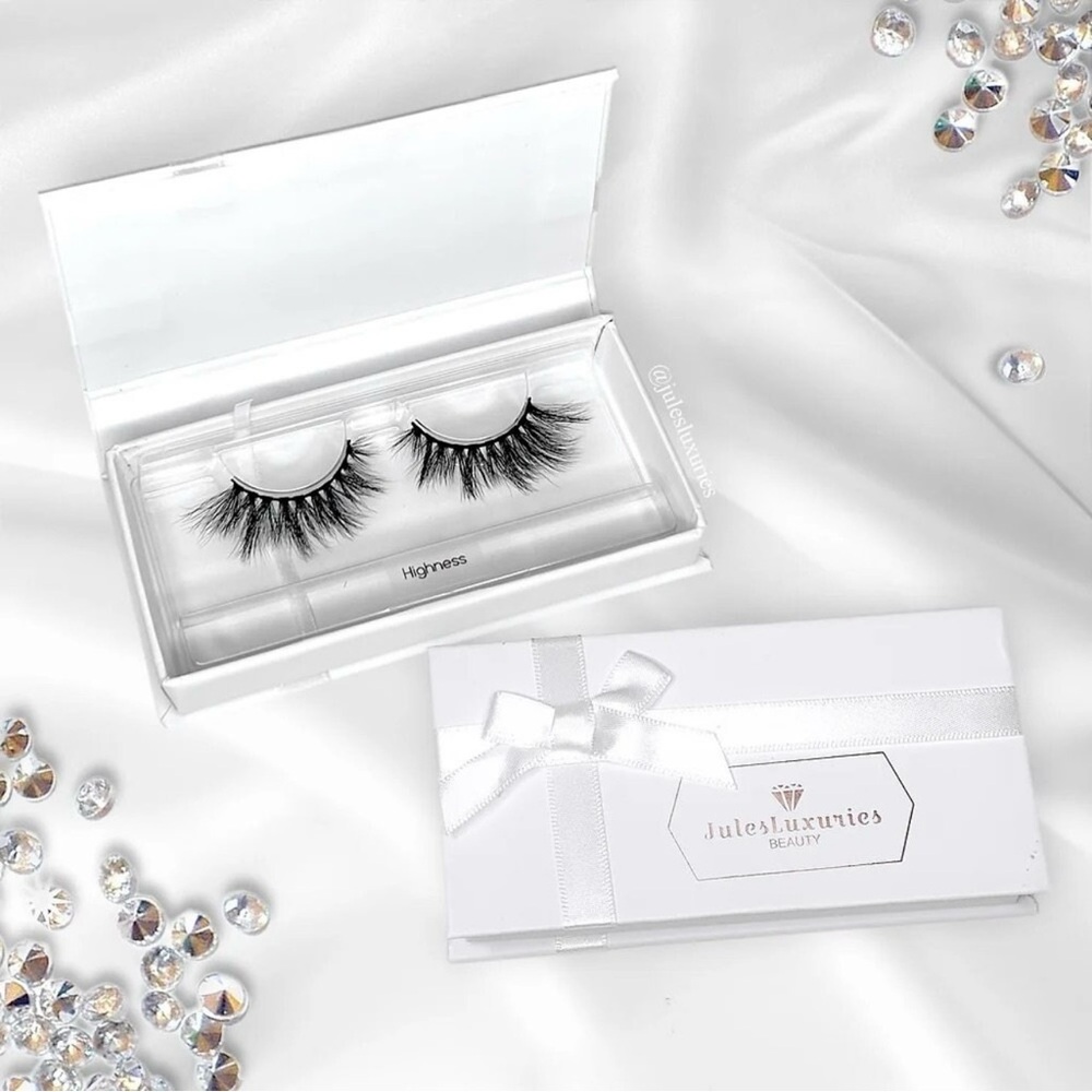 Highness Lashes - Picture 2 of 2